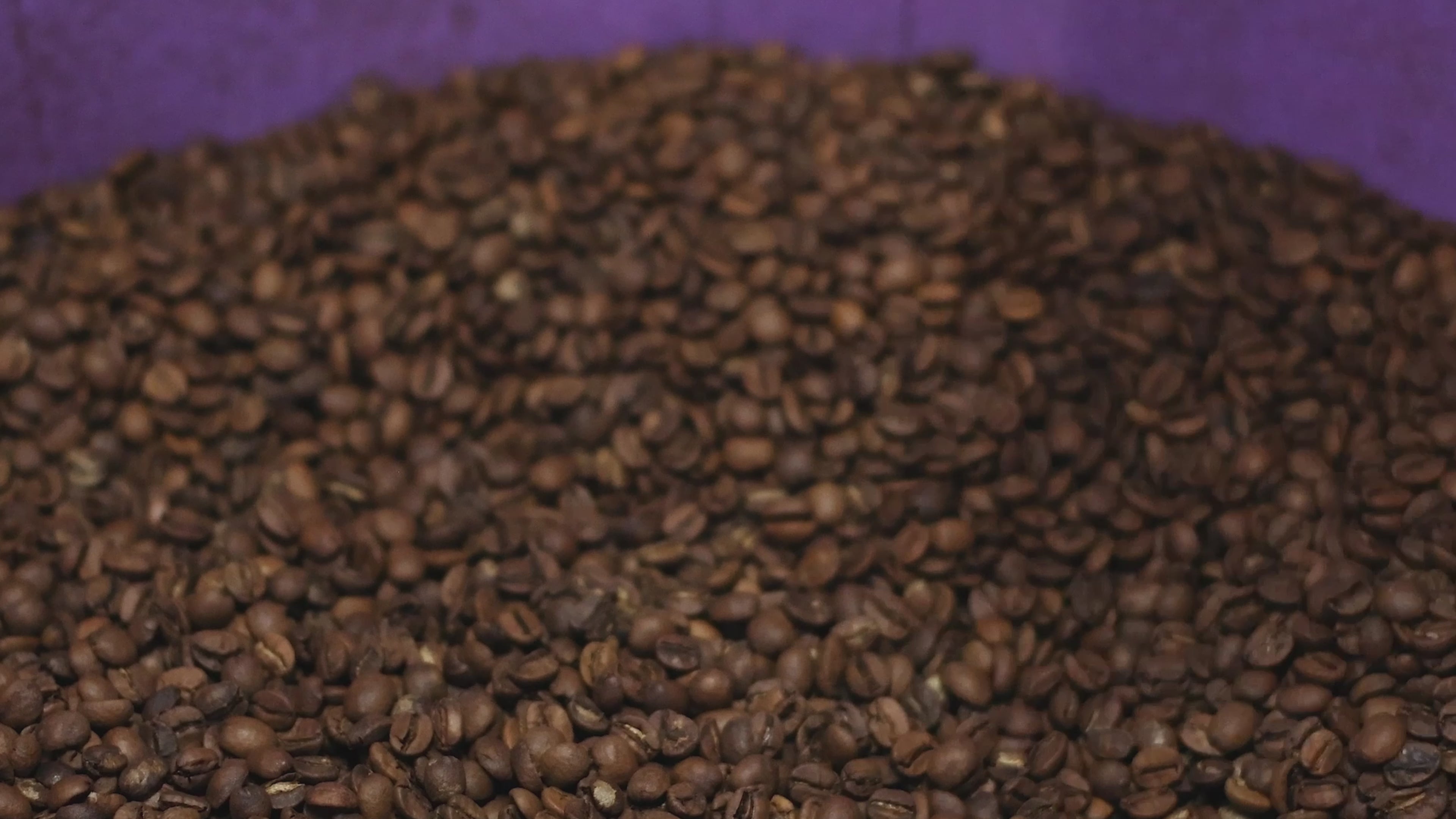 Load video: Roasting and Brewing Brazil Medium Roast from Bizarre Coffee